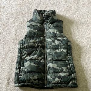 Old Navy camo fleece lined puffer vest.
